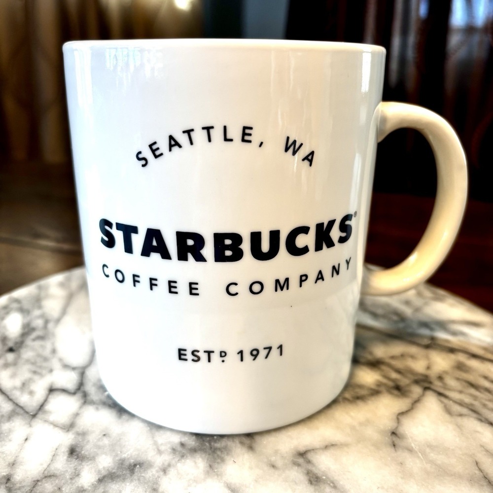2018 Starbucks Coffee Company est 1971 - Seattle, WA - 14oz Oversize Coffee‎ Mug